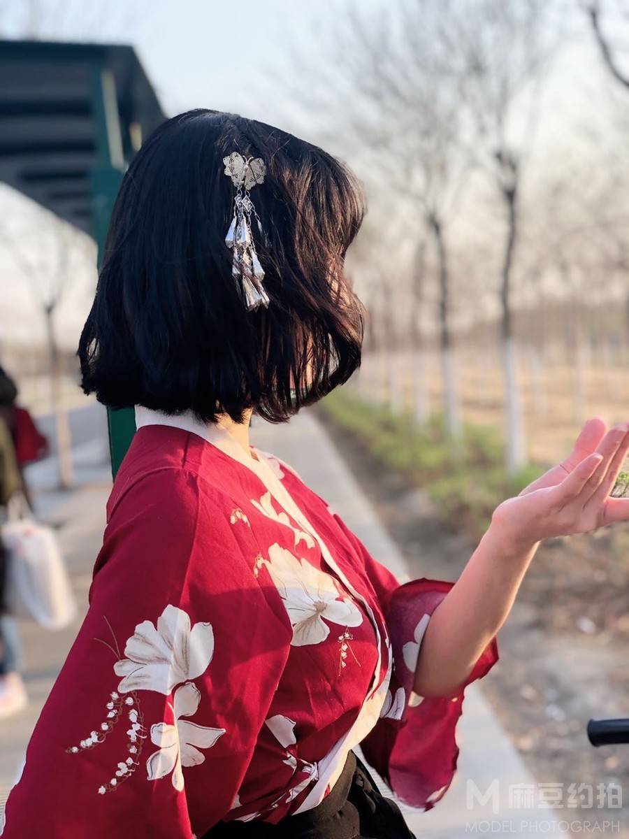 情绪模特