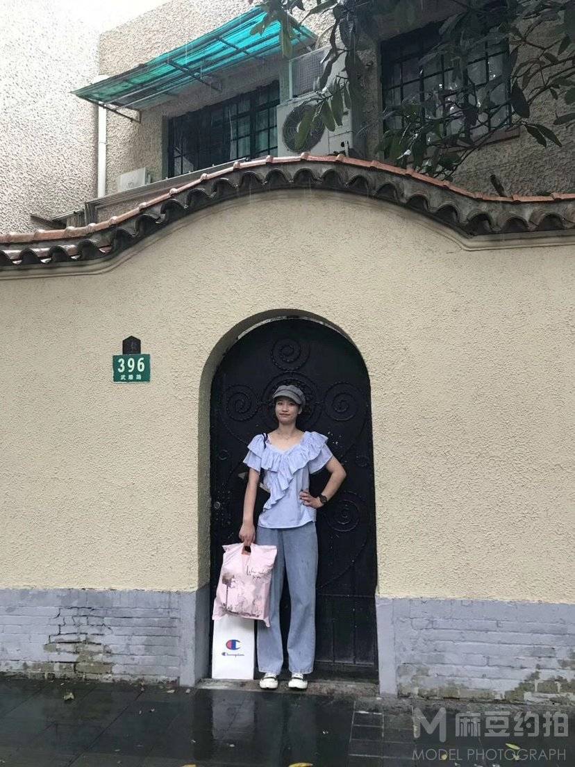 黑白模特