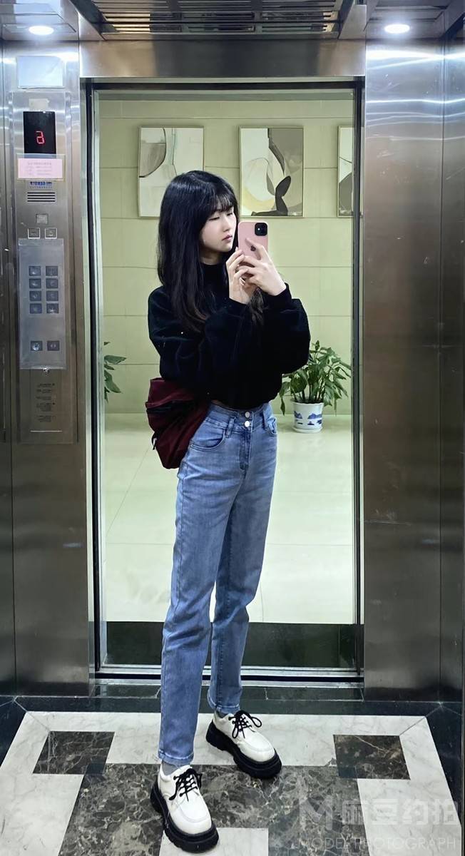 校园模特