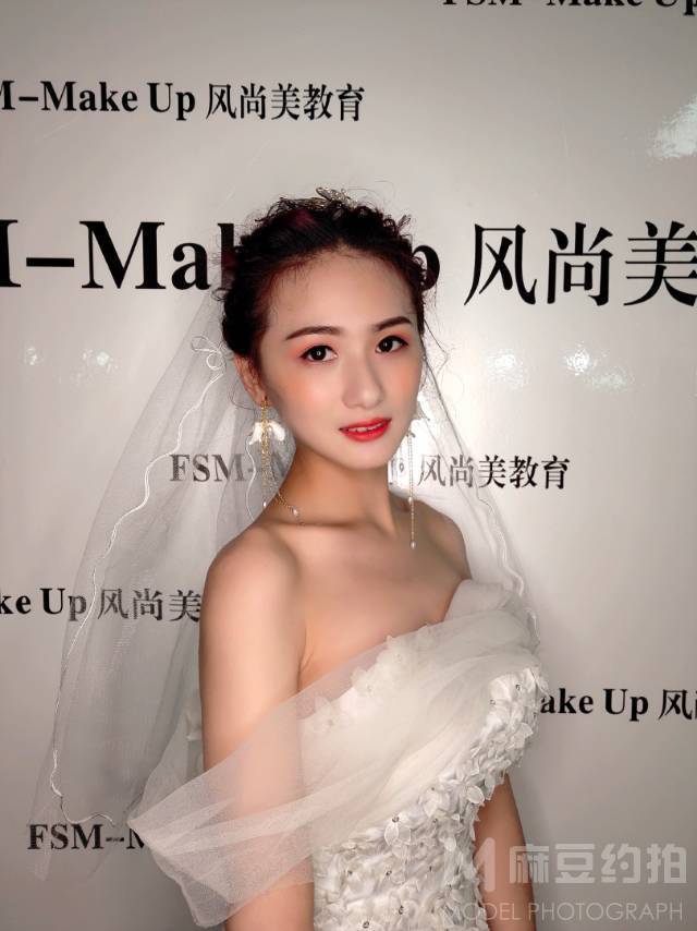 妆容模特