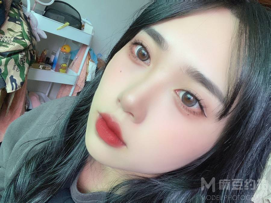 妆容模特