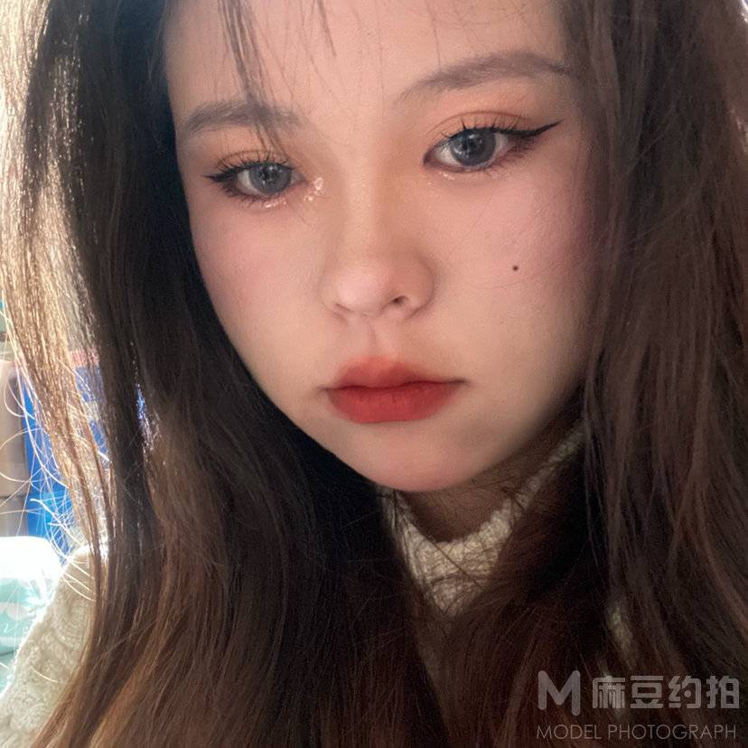 妆容模特