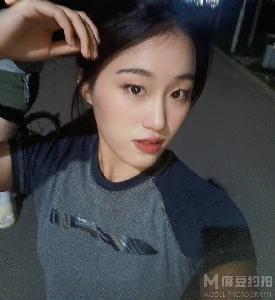 宝丽来模特