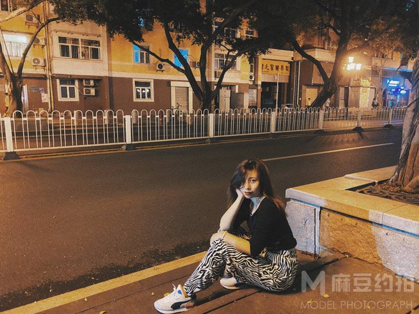 夜景模特