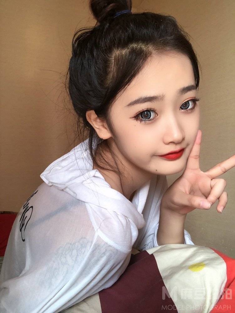 妆容模特