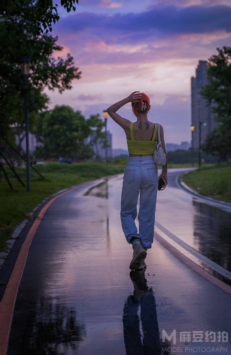 情绪模特