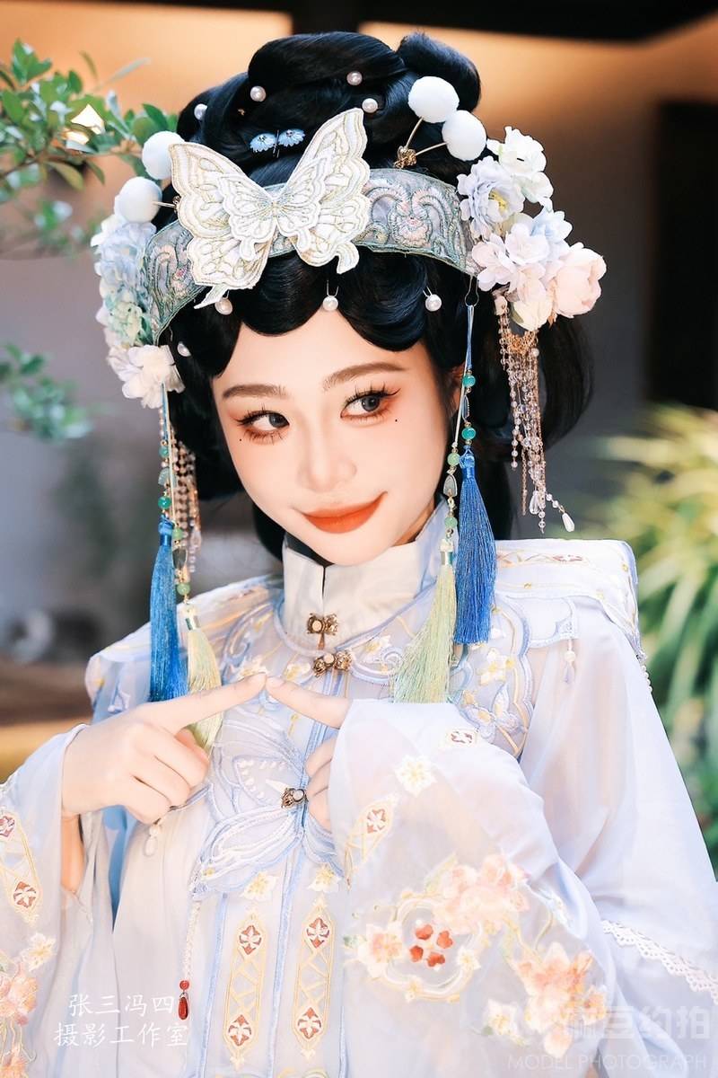 汉服模特