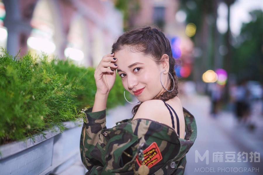情绪模特