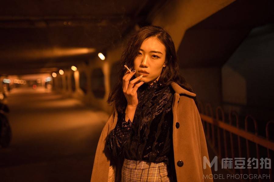情绪模特