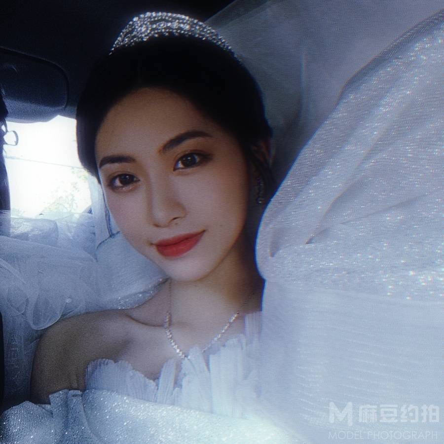 宝丽来模特