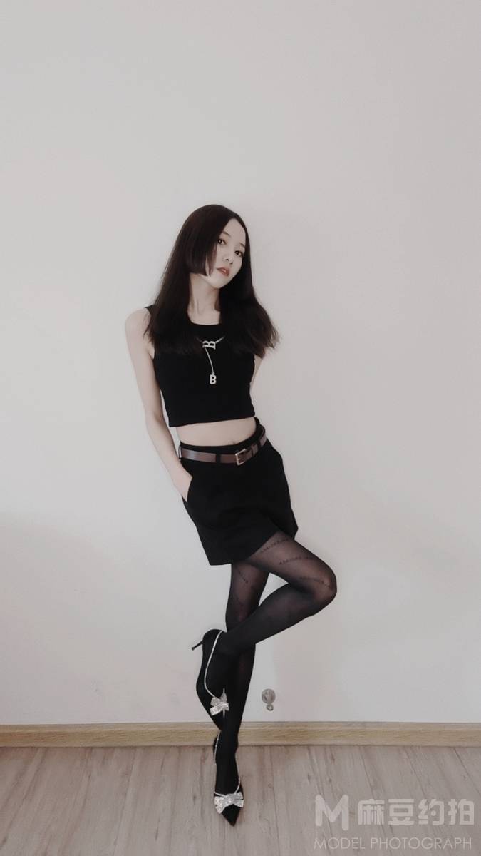 黑白模特