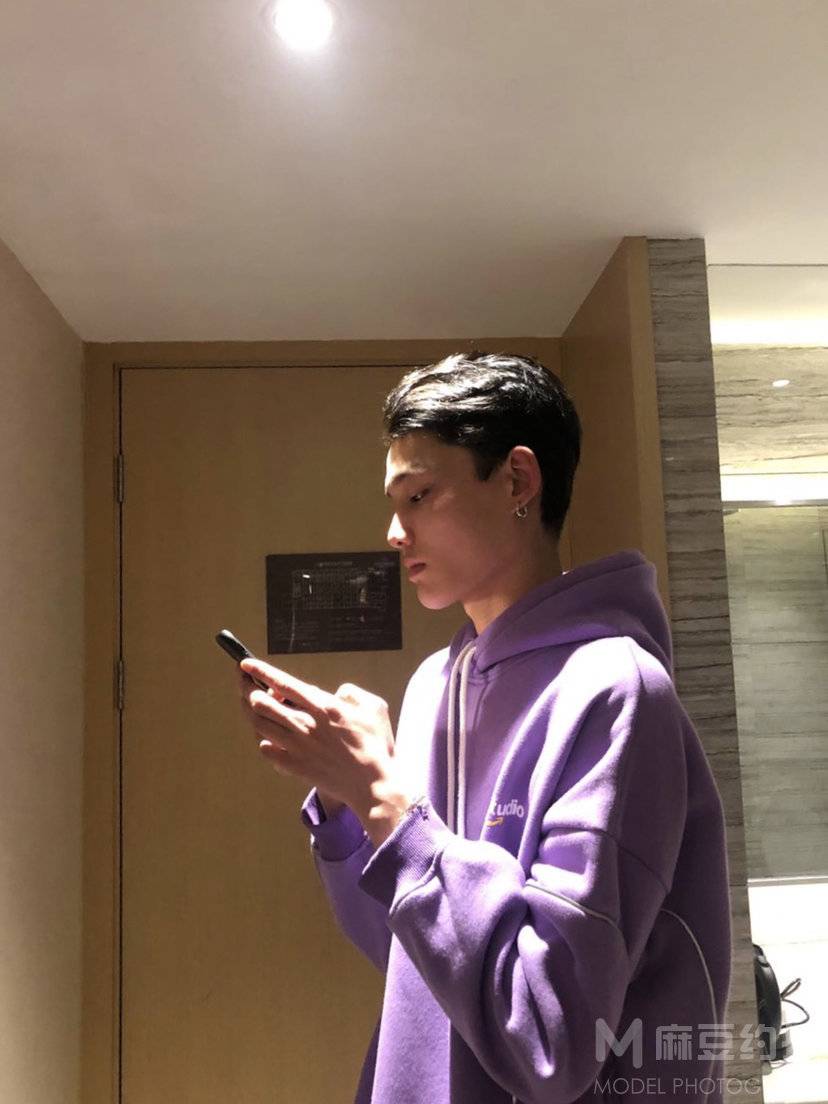 黑白模特