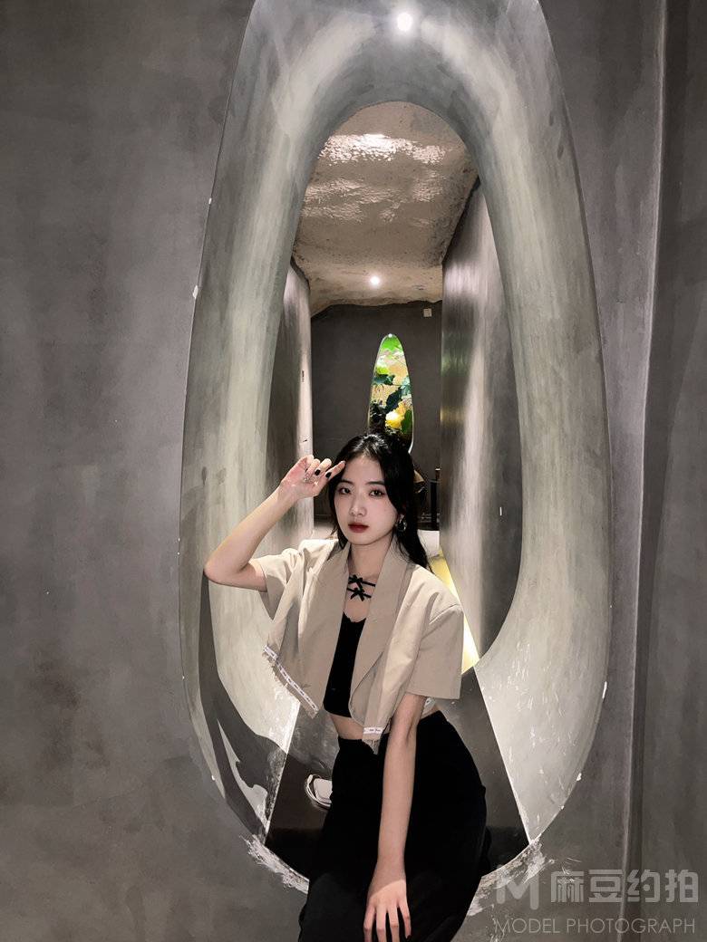 情绪模特