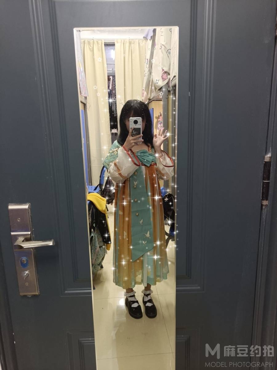 校园模特
