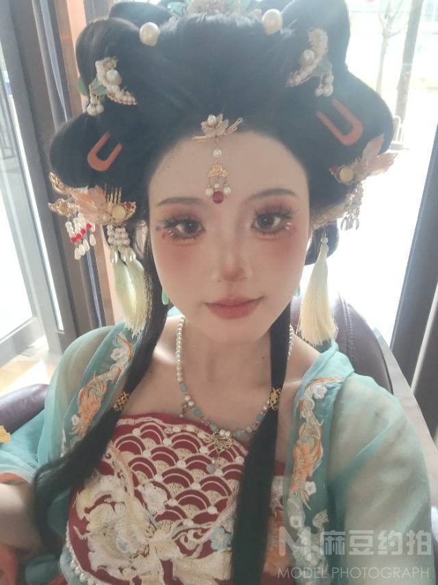 妆容模特