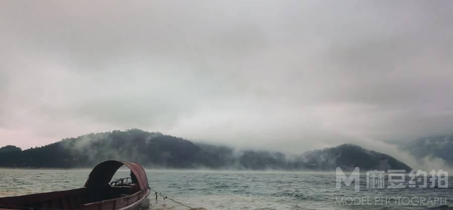 黑白模特