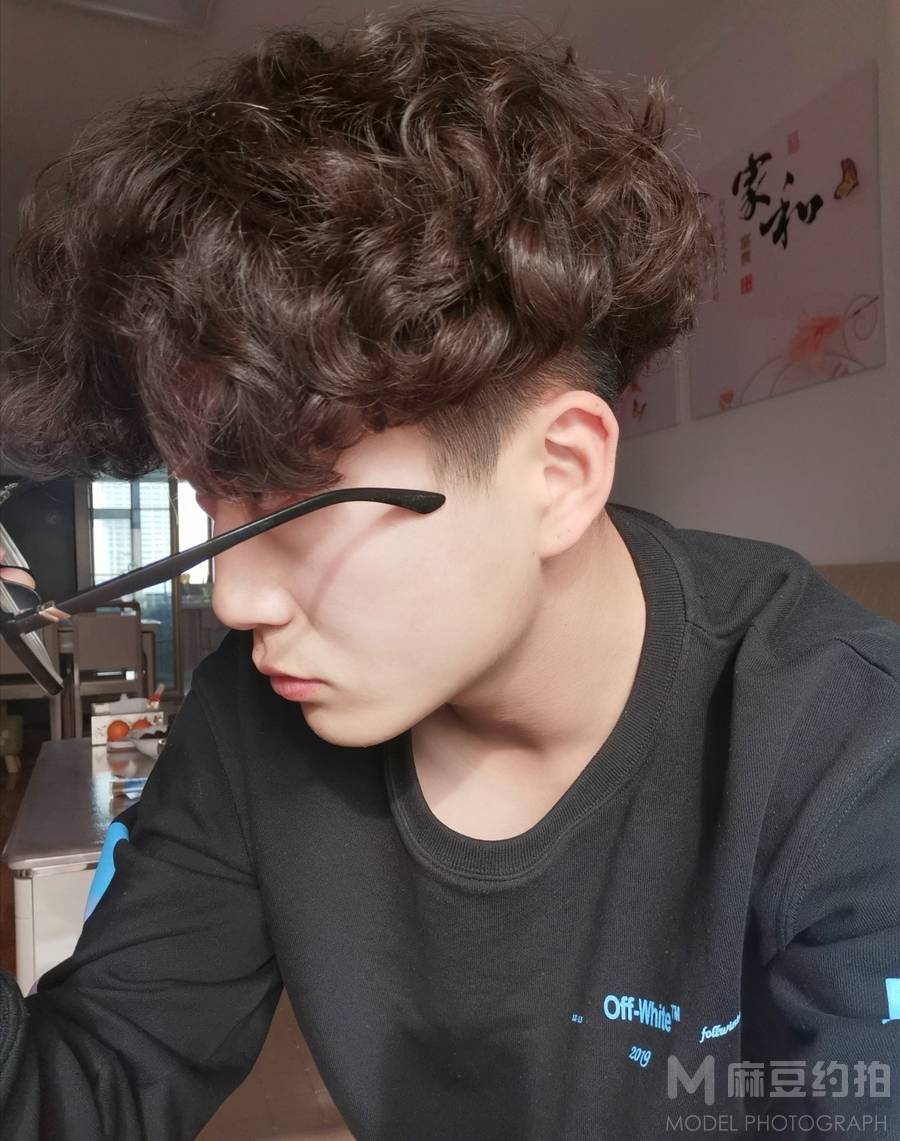 黑白模特