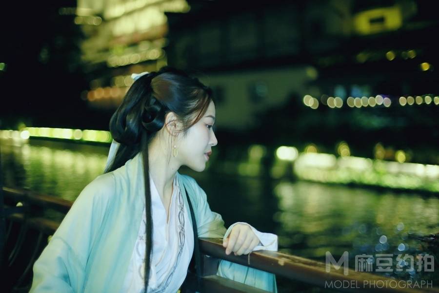 夜景模特
