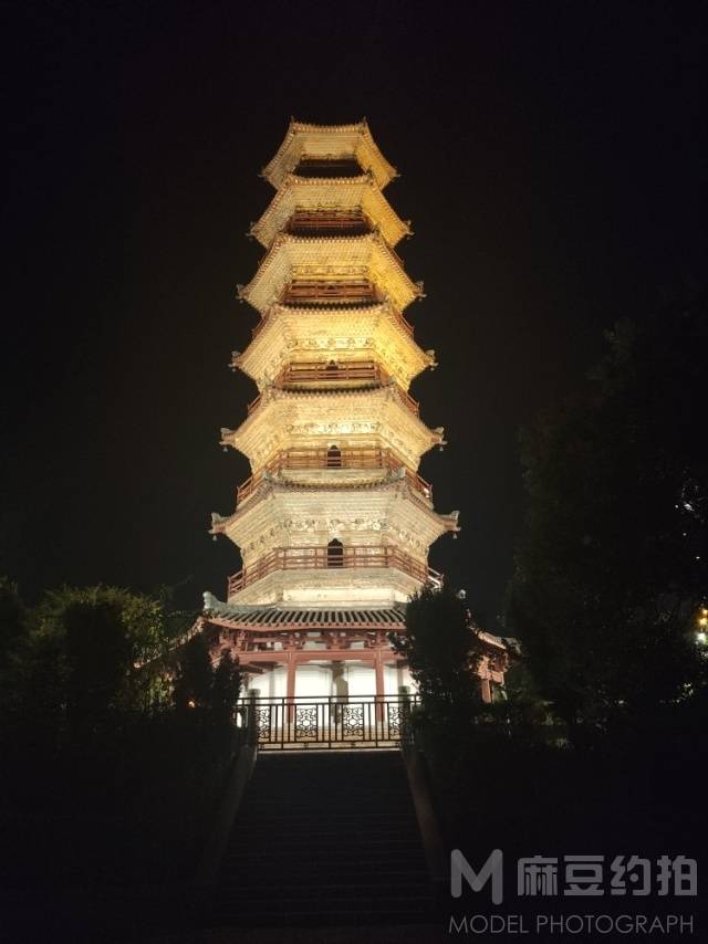 夜景模特