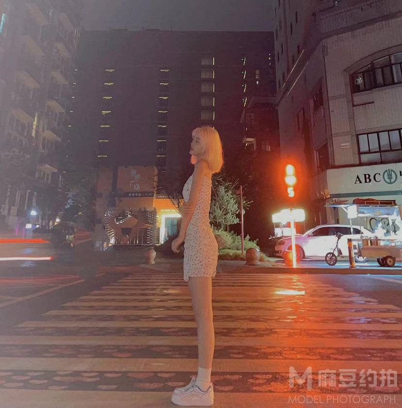 校园模特