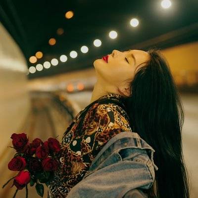 情绪模特