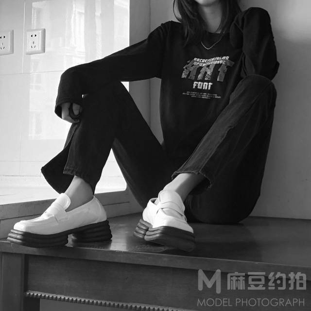 黑白模特