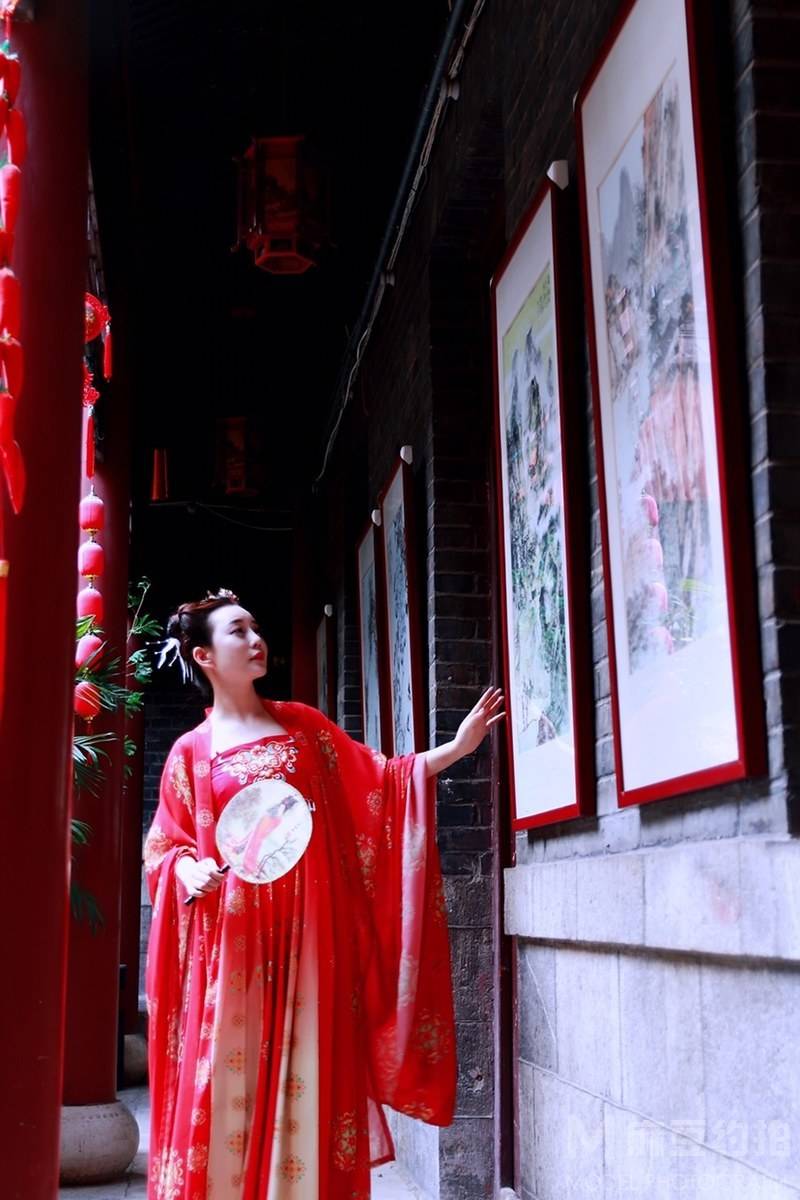 汉服模特