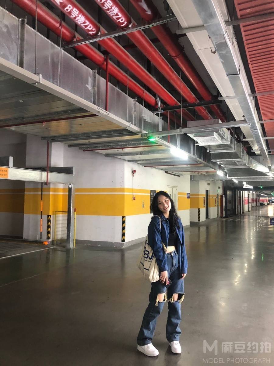 校园模特