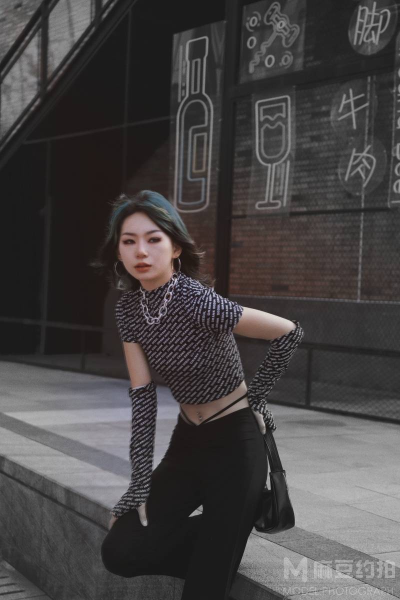 情绪模特