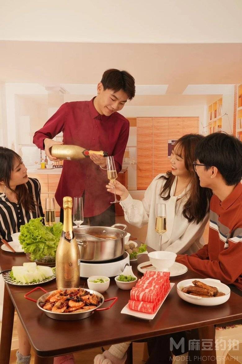 情绪模特