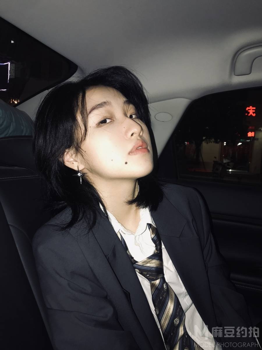 宝丽来模特