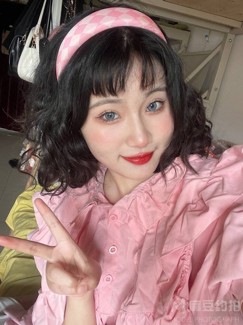 妆容模特