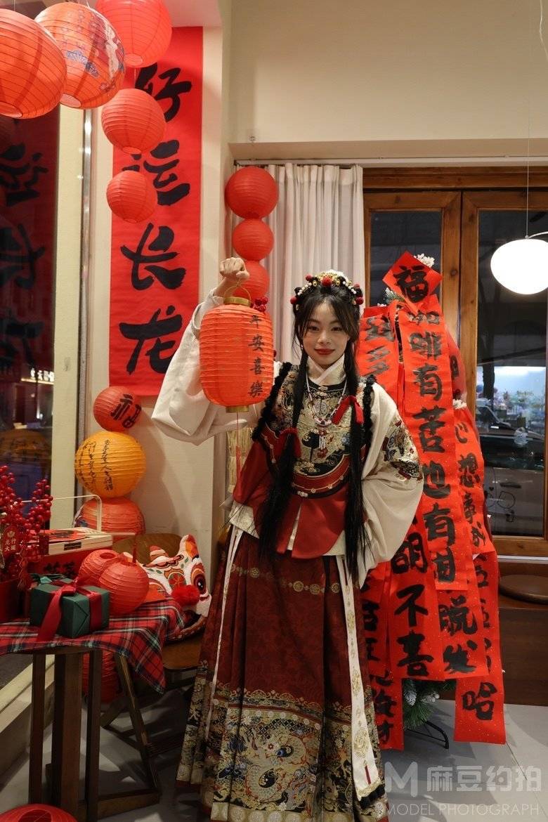 汉服模特