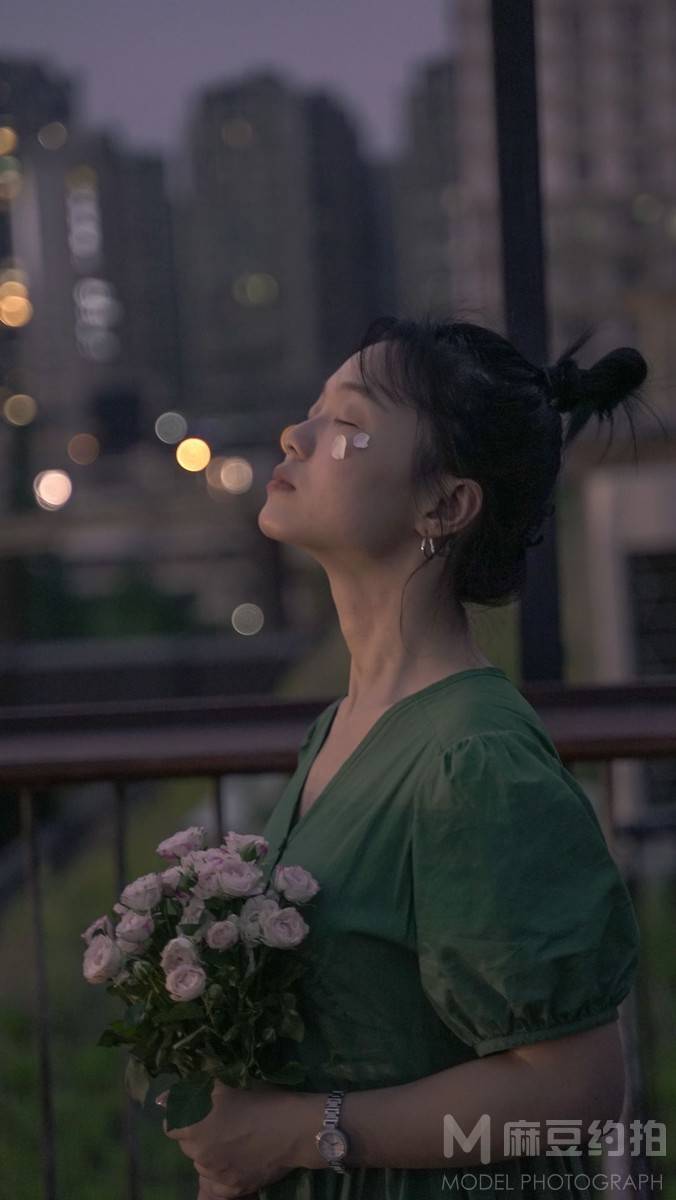 情绪模特