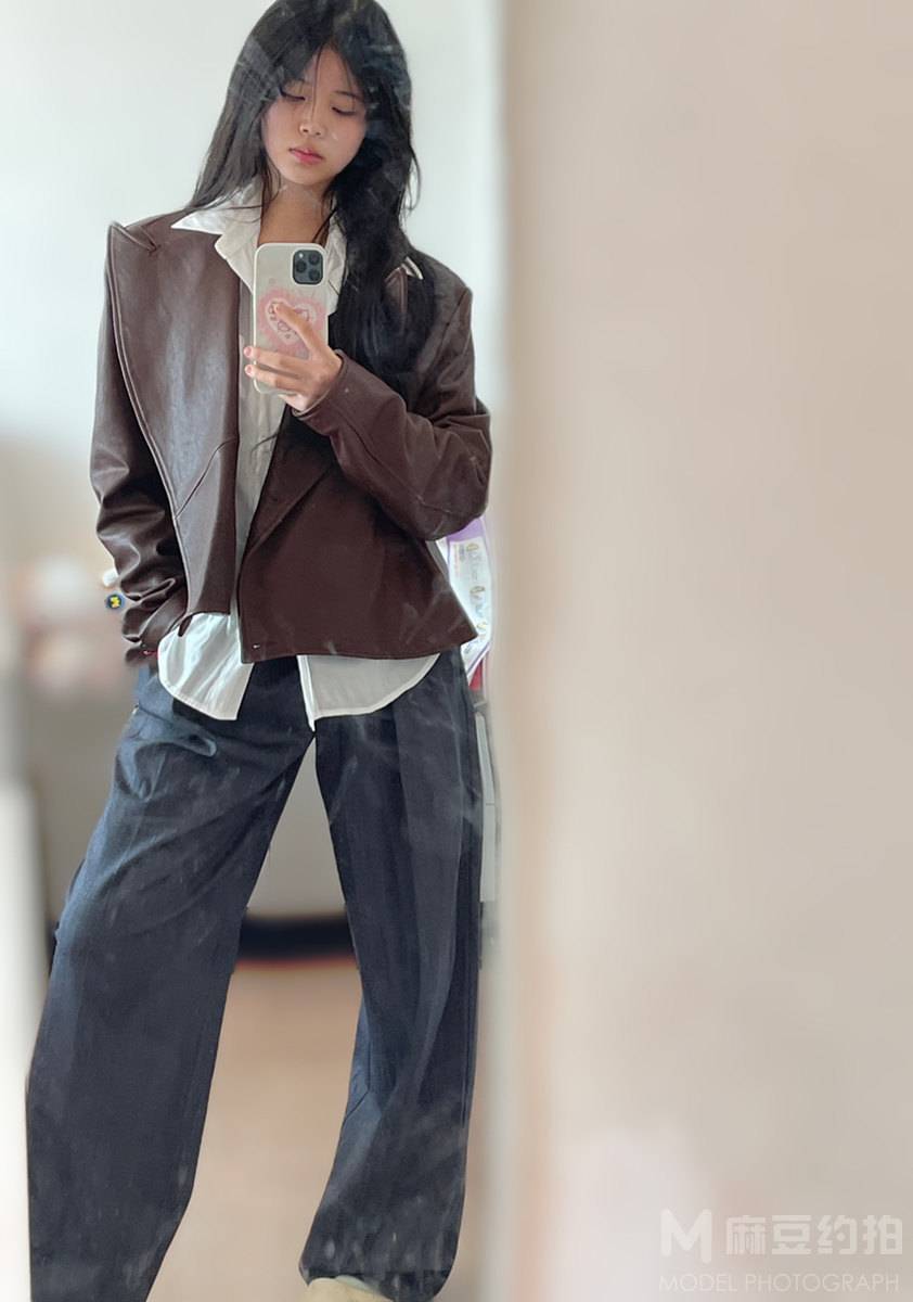 黑白模特