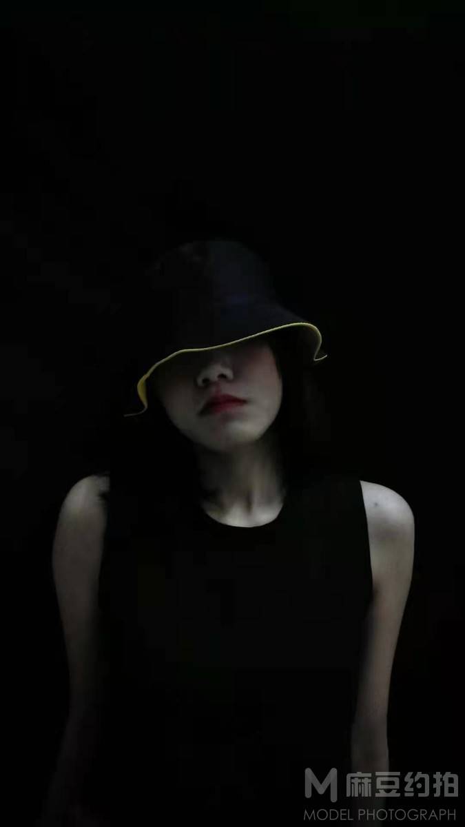 黑白模特