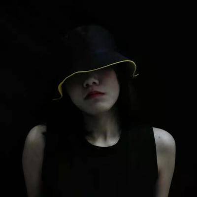 黑白模特
