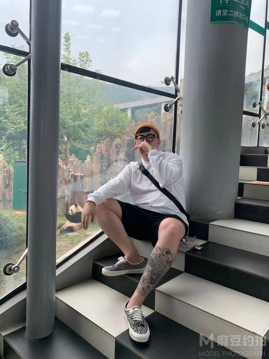 黑白模特