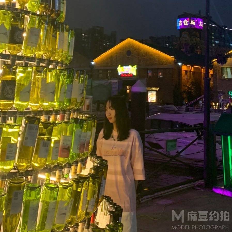 夜景模特