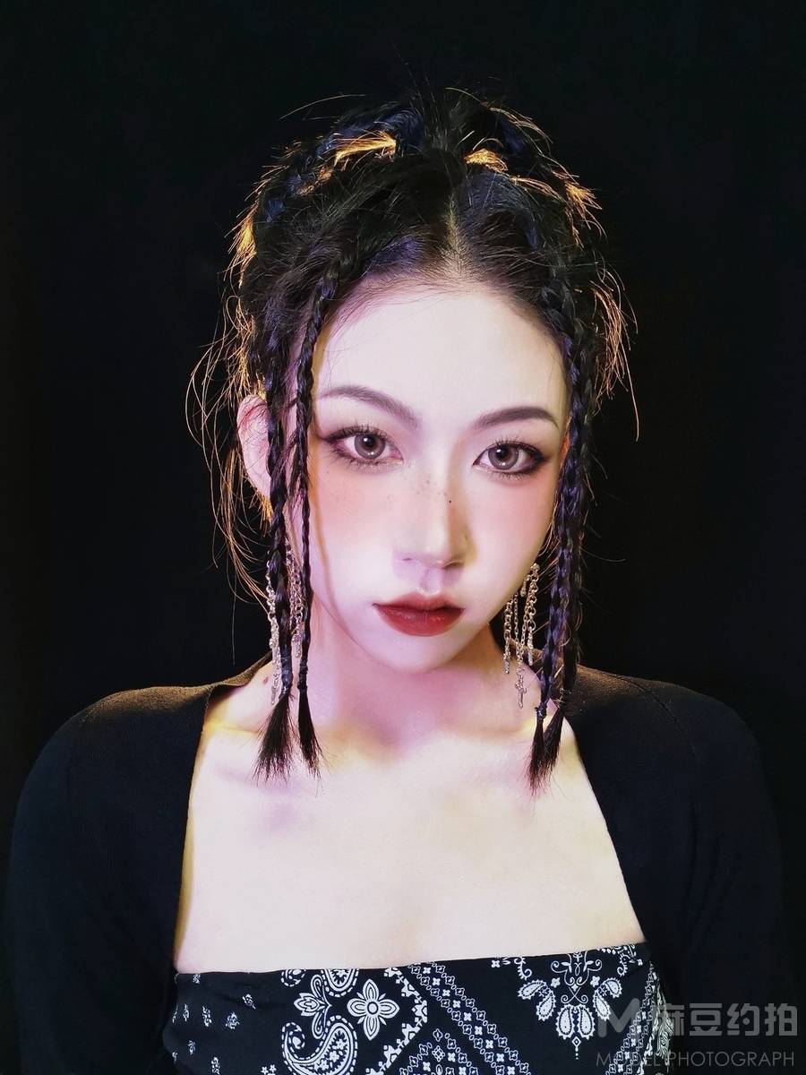 暗黑模特