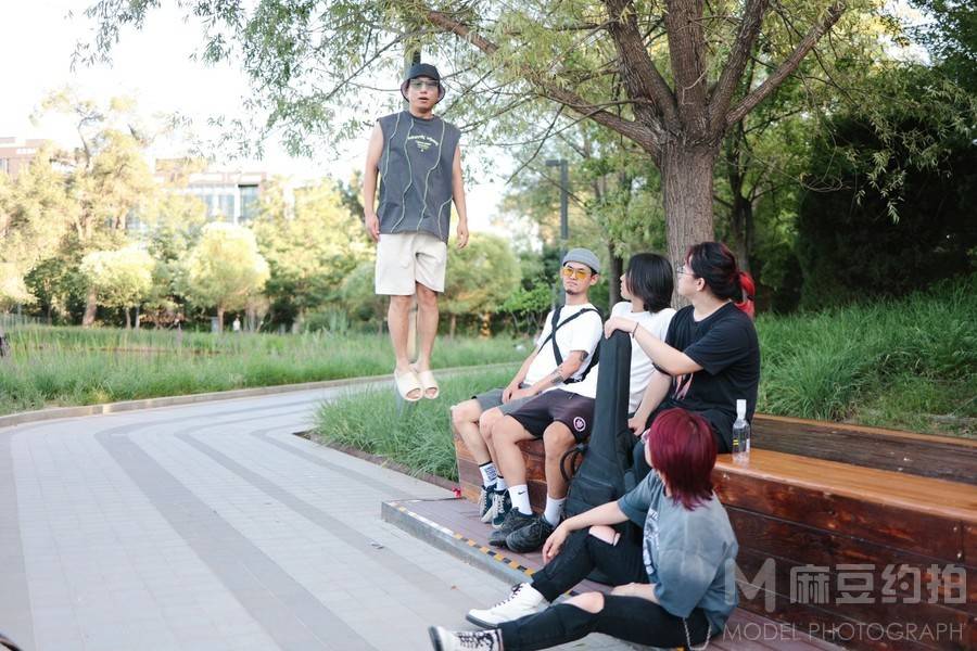 情绪模特