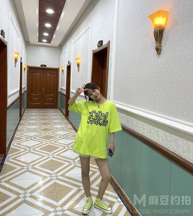 校园模特