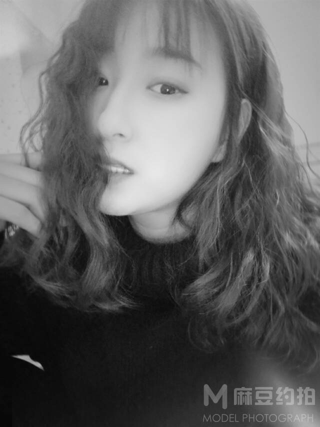 黑白模特
