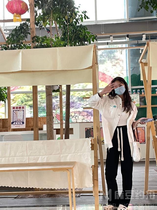 校园模特