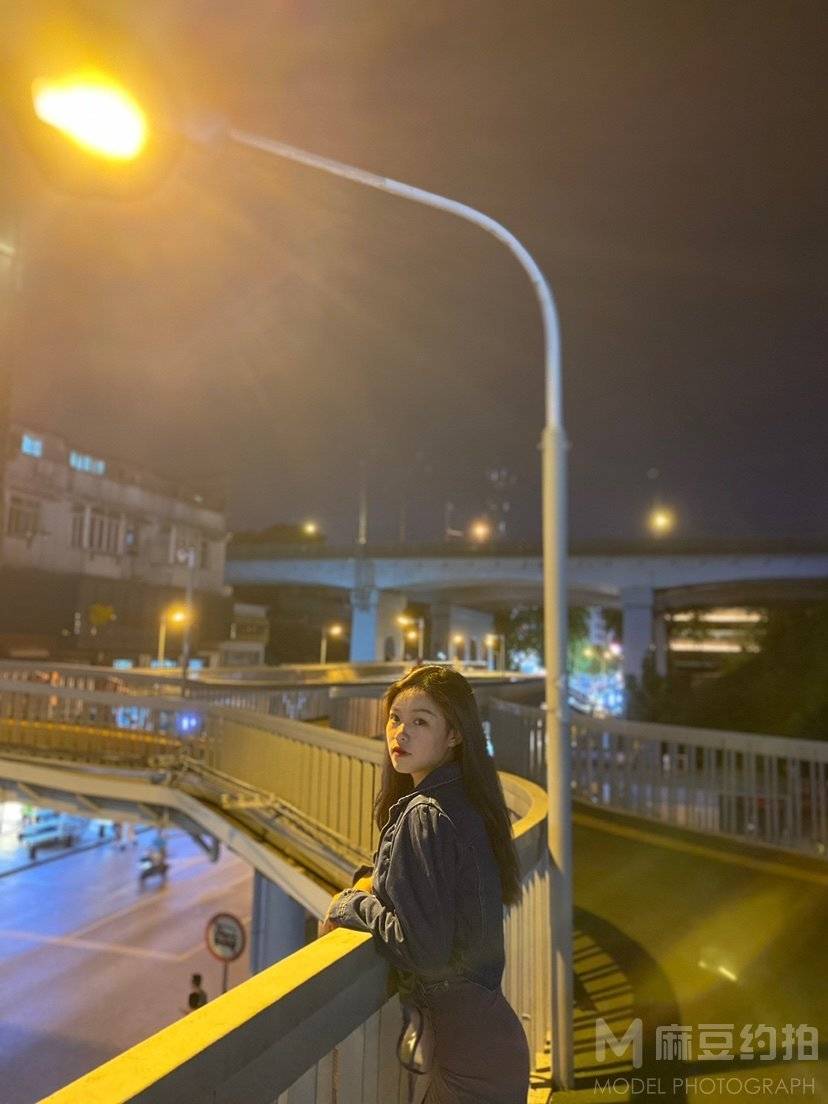 夜景模特