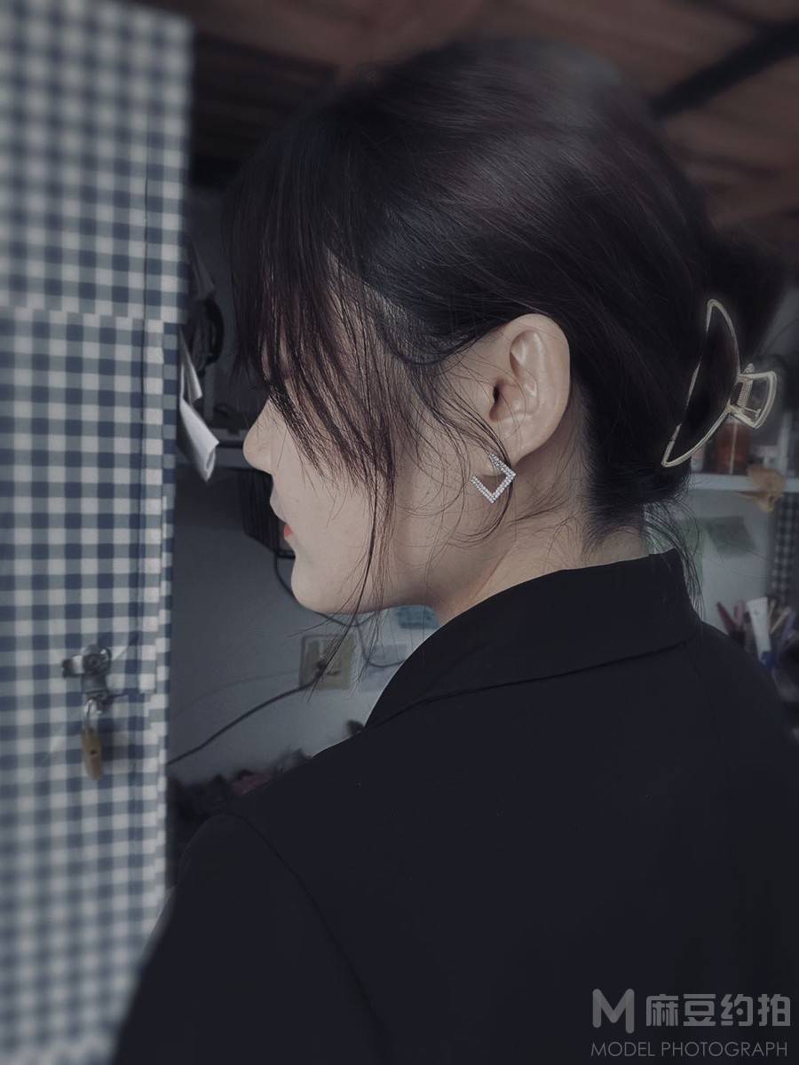 情绪模特