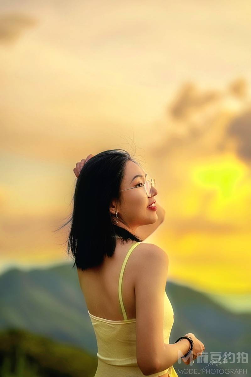 情绪模特