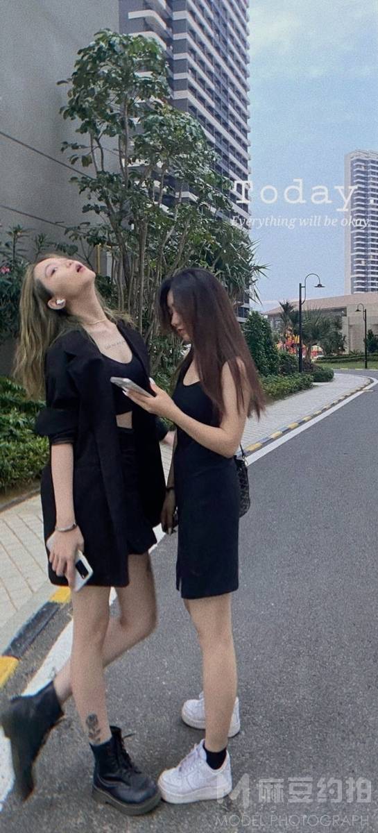 黑白模特