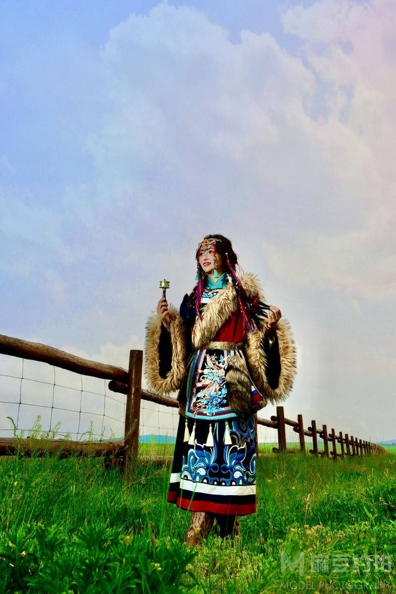 汉服模特