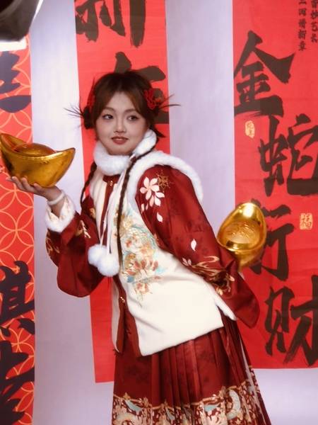 汉服模特